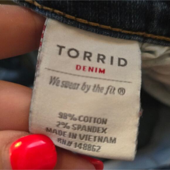 Torrid Medium Wash Easy Relaxed Boot Cut Stretch Casual Jeans Plus Size 24 - Picture 10 of 13